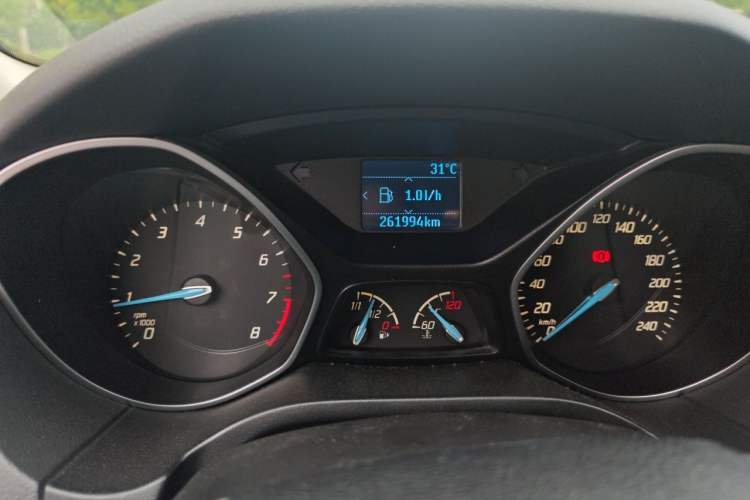 Used Ford Focus 2012 Sedan 1.6L Manual Fashion Edition Odometer Close Up