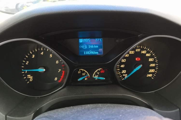 Used Ford Focus 2012 Sedan 1.6L Automatic Fashion Edition Odometer Close Up