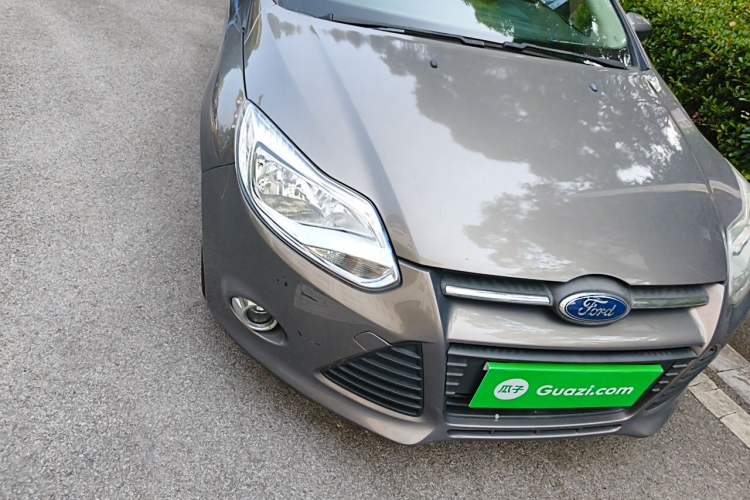Used Ford Focus 2012 Sedan 1.6L Automatic Fashion Edition Right Front Headlight
