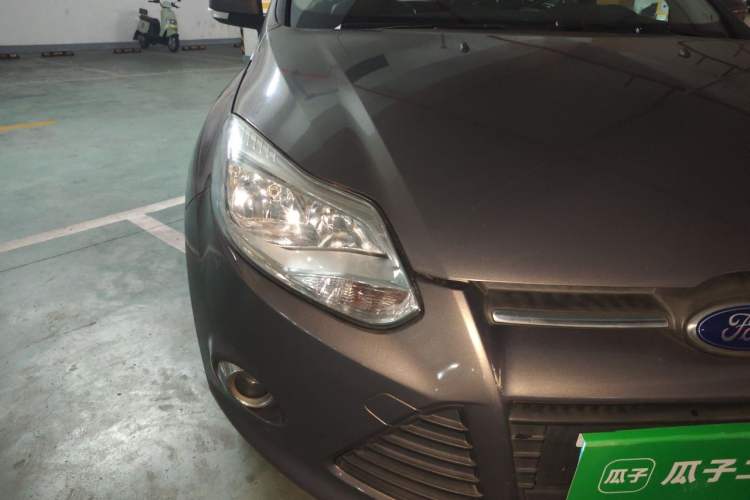 Used Ford Focus 2012 Sedan 1.6L Automatic Fashion Edition Right Front Headlight