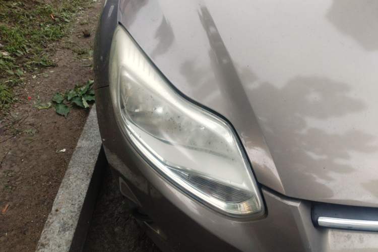 Used Ford Focus 2012 Sedan 1.6L Automatic Comfort Model Right Front Headlight