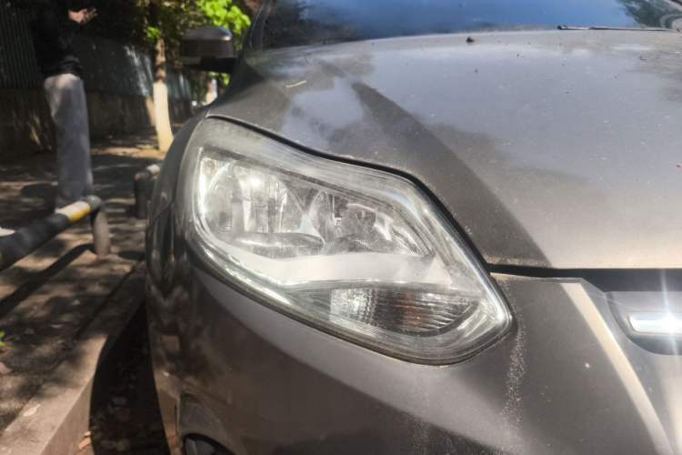 Used Ford Focus 2012 Sedan 1.6L Automatic Comfort Model Right Front Headlight