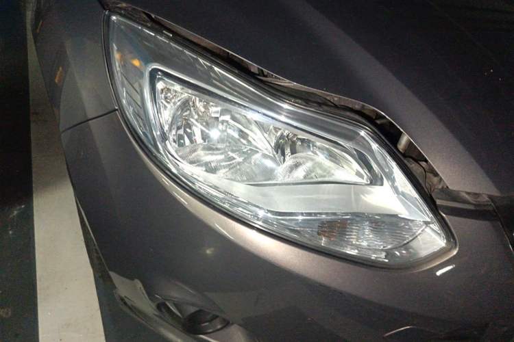 Used Ford Focus 2012 Sedan 1.6L Automatic Comfort Model Right Front Headlight