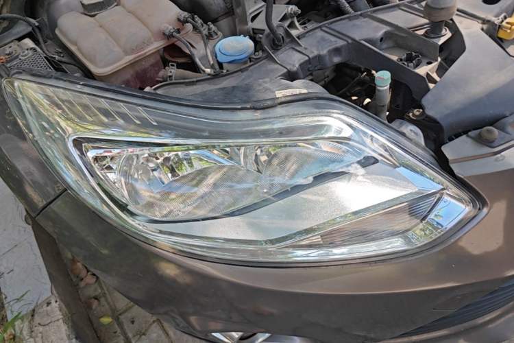 Used Ford Focus 2012 Sedan 1.6L Manual Fashion Edition Right Front Headlight