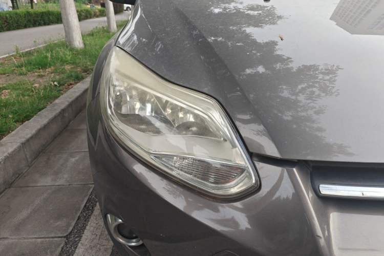Used Ford Focus 2012 Sedan 1.6L Manual Fashion Edition Right Front Headlight