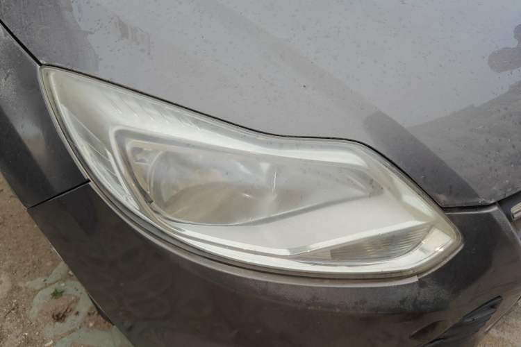 Used Ford Focus 2012 Sedan 1.6L Manual Comfort Model Right Front Headlight
