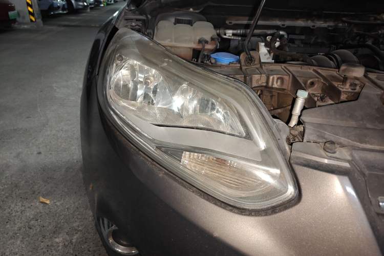 Used Ford Focus 2012 Sedan 1.6L Automatic Fashion Edition Right Front Headlight