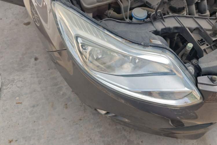 Used Ford Focus 2012 Sedan 1.6L Automatic Fashion Edition Right Front Headlight