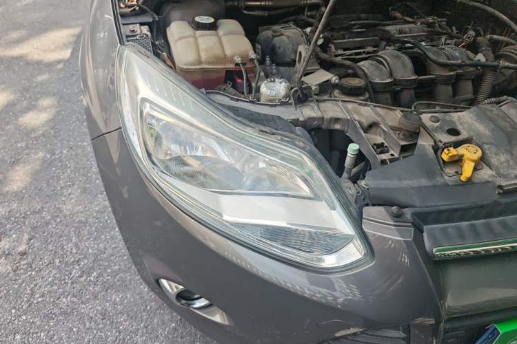 Used Ford Focus 2012 Sedan 1.6L Automatic Fashion Edition Right Front Headlight