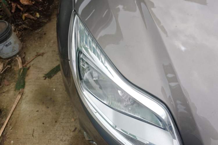Used Ford Focus 2012 Sedan 1.6L Automatic Fashion Edition Right Front Headlight