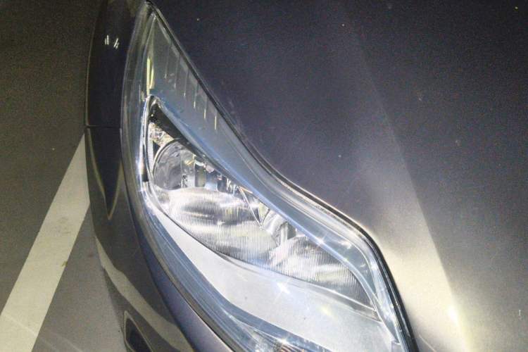 Used Ford Focus 2012 Sedan 1.6L Manual Comfort Model Right Front Headlight