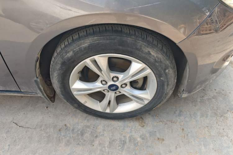 Used Ford Focus 2012 Sedan 1.6L Automatic Fashion Edition Right Front Wheel Hub