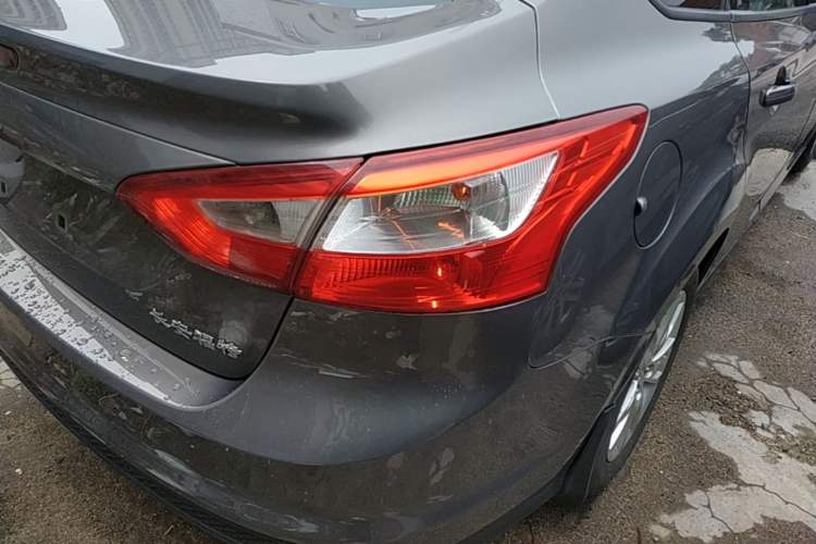 Used Ford Focus 2012 Sedan 1.6L Automatic Comfort Model Right Rear Taillight