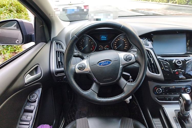 Used Ford Focus 2012 Sedan 1.6L Automatic Fashion Edition Steering Wheel