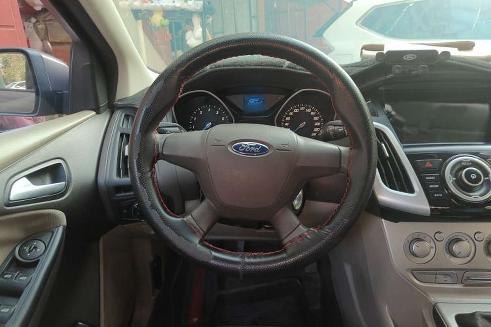 Used Ford Focus 2012 Sedan 1.6L Manual Comfort Model Steering Wheel