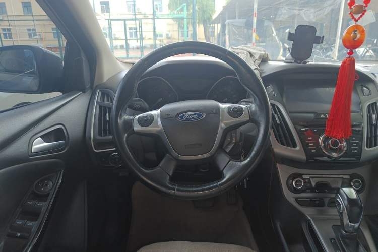 Used Ford Focus 2012 Sedan 1.6L Automatic Fashion Edition Steering Wheel