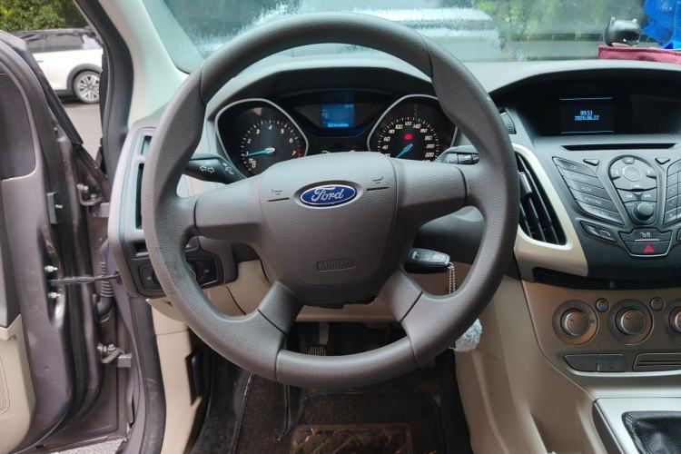 Used Ford Focus 2012 Sedan 1.6L Manual Comfort Model Steering Wheel