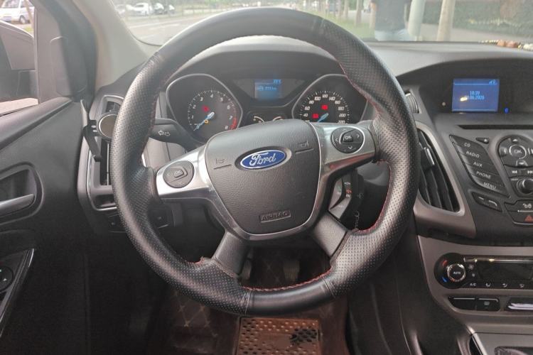 Used Ford Focus 2012 Sedan 1.6L Manual Fashion Edition Steering Wheel