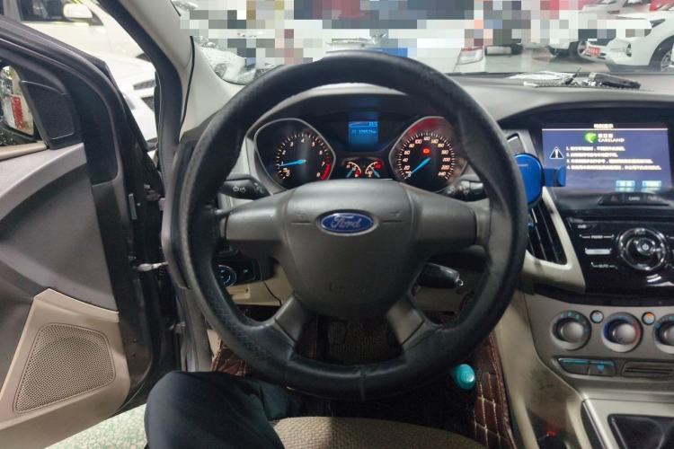 Used Ford Focus 2012 Sedan 1.6L Manual Comfort Model Steering Wheel