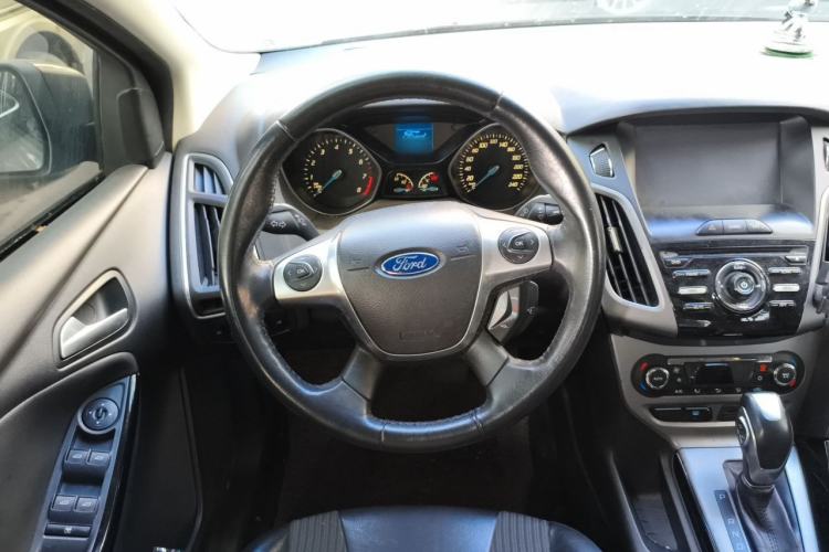 Used Ford Focus 2012 Sedan 1.6L Automatic Fashion Edition Steering Wheel