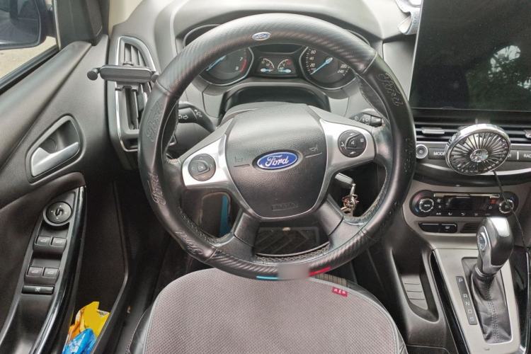 Used Ford Focus 2012 Sedan 1.6L Automatic Fashion Edition Steering Wheel