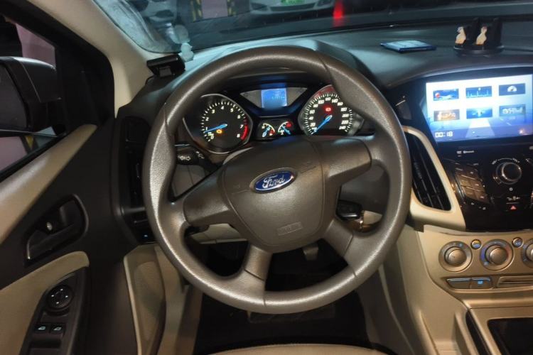Used Ford Focus 2012 Sedan 1.6L Manual Comfort Model Steering Wheel