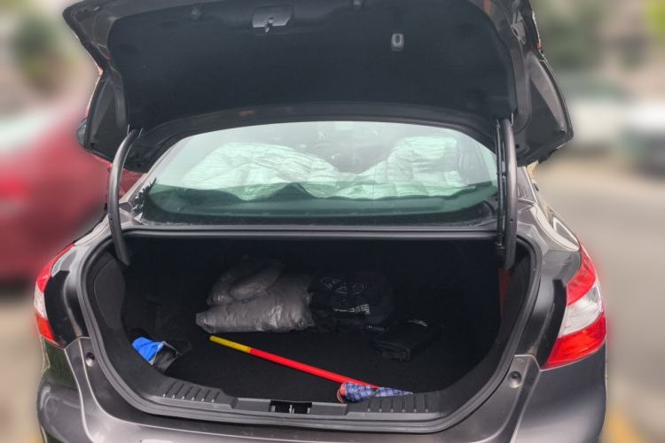 Used Ford Focus 2012 Sedan 1.6L Manual Fashion Edition Trunk