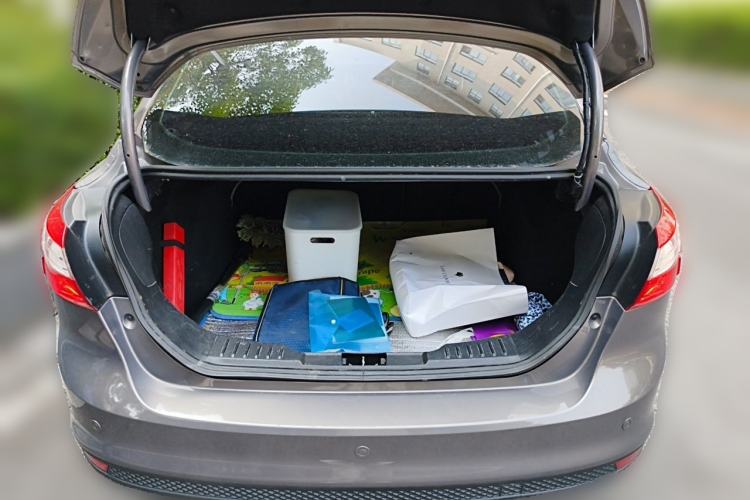 Used Ford Focus 2012 Sedan 1.6L Automatic Fashion Edition Trunk