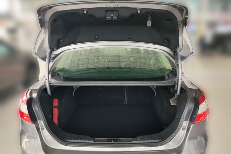 Used Ford Focus 2012 Sedan 1.6L Automatic Fashion Edition Trunk