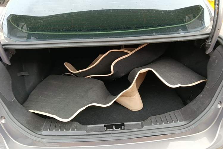 Used Ford Focus 2012 Sedan 1.6L Automatic Comfort Model Trunk