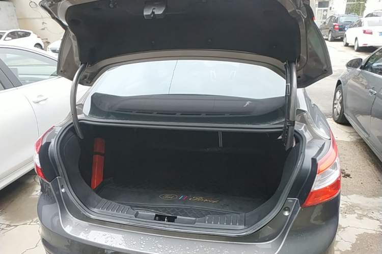 Used Ford Focus 2012 Sedan 1.6L Automatic Comfort Model Trunk