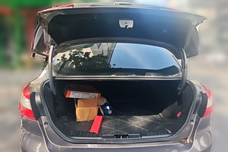 Used Ford Focus 2012 Sedan 1.6L Automatic Fashion Edition Trunk