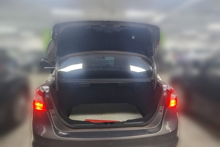Used Ford Focus 2012 Sedan 1.6L Automatic Fashion Edition Trunk