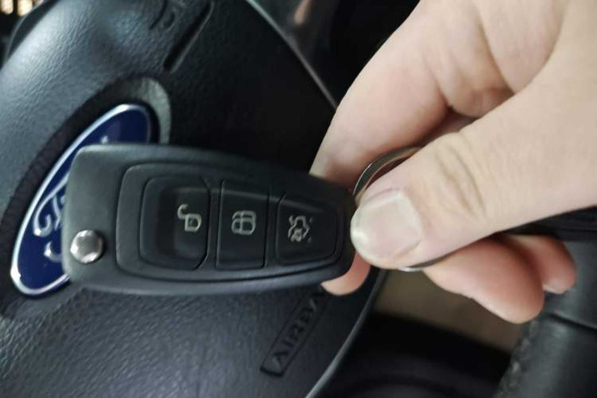 Used Ford Focus 2012 Sedan 1.6L Automatic Fashion Edition Vehicle Key