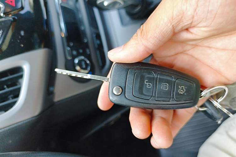 Used Ford Focus 2012 Sedan 1.6L Automatic Fashion Edition Vehicle Key