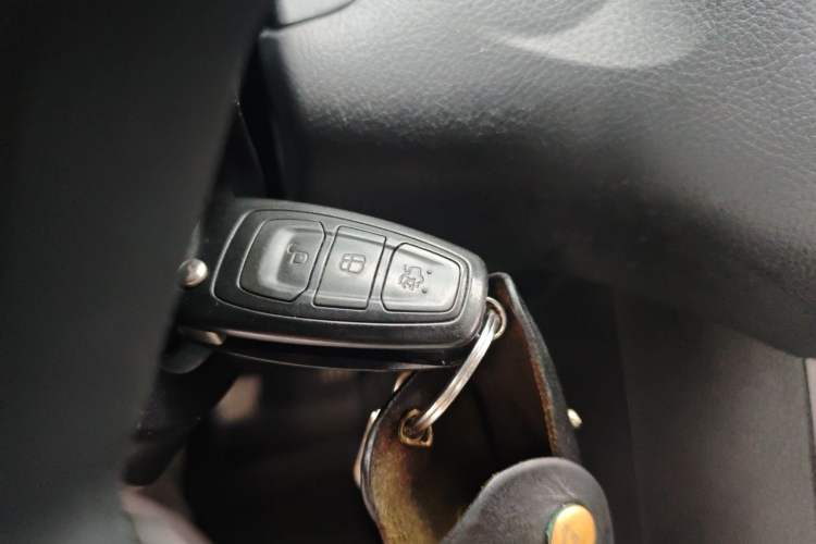 Used Ford Focus 2012 Sedan 1.6L Manual Fashion Edition Vehicle Key