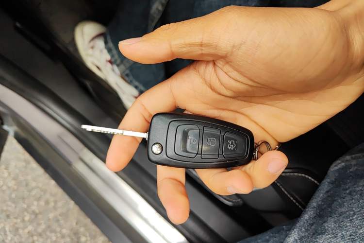 Used Ford Focus 2012 Sedan 1.6L Manual Fashion Edition Vehicle Key