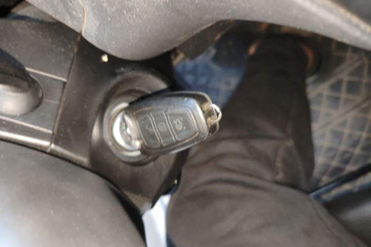 Used Ford Focus 2012 Sedan 1.6L Automatic Fashion Edition Vehicle Key