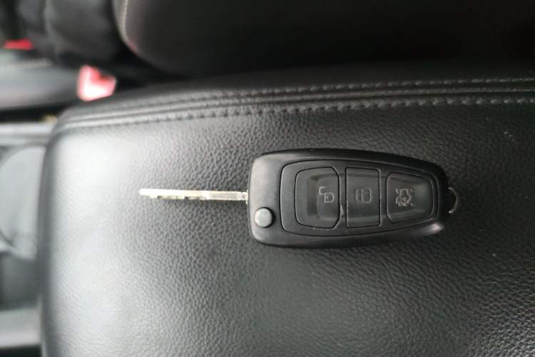 Used Ford Focus 2012 Sedan 1.6L Automatic Fashion Edition Vehicle Key