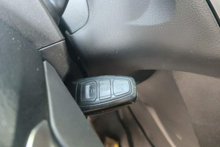 Used Ford Focus 2012 Sedan 1.6L Automatic Fashion Edition Vehicle Key