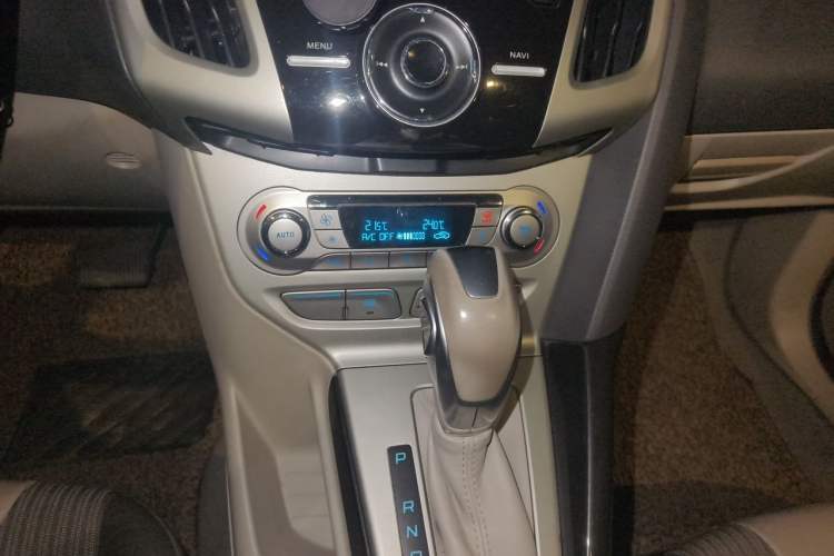 Used Ford Focus 2012 Sedan 1.6L Automatic Fashion Edition Audio And AC Panel