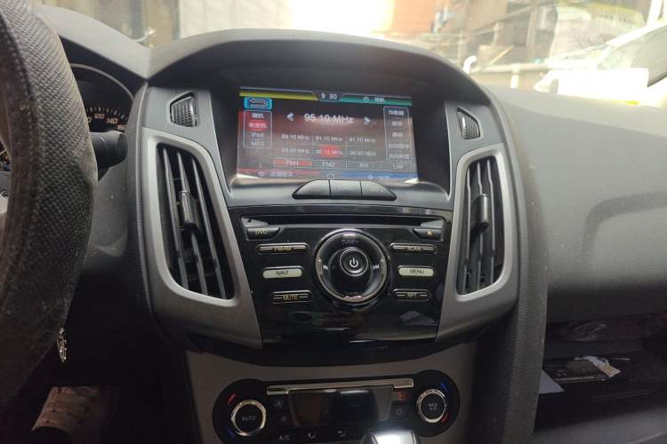 Used Ford Focus 2012 Sedan 1.6L Automatic Fashion Edition Audio And AC Panel