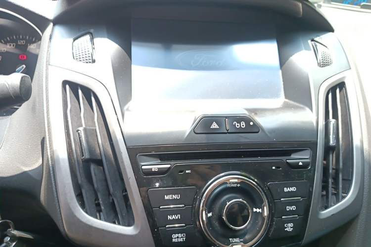 Used Ford Focus 2012 Sedan 1.6L Automatic Fashion Edition Audio And AC Panel