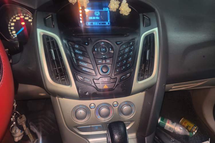 Used Ford Focus 2012 Sedan 1.6L Automatic Comfort Model Audio And AC Panel