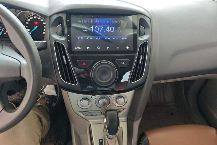 Used Ford Focus 2012 Sedan 1.6L Automatic Comfort Model Audio And AC Panel