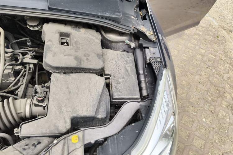 Used Ford Focus 2012 Sedan 1.6L Automatic Comfort Model Engine Bay Left