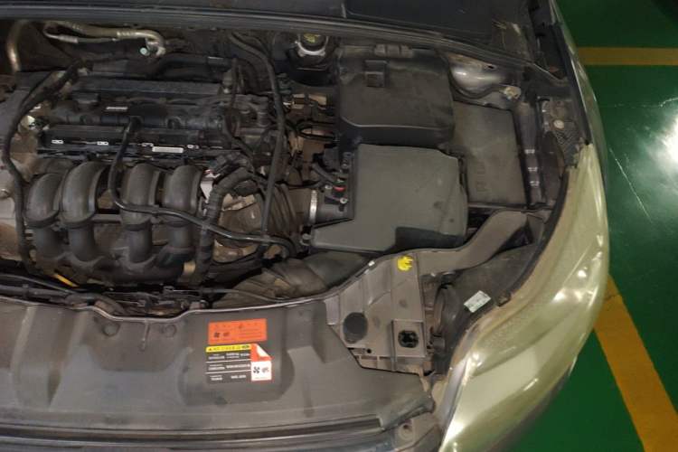 Used Ford Focus 2012 Sedan 1.6L Manual Fashion Edition Engine Bay Left