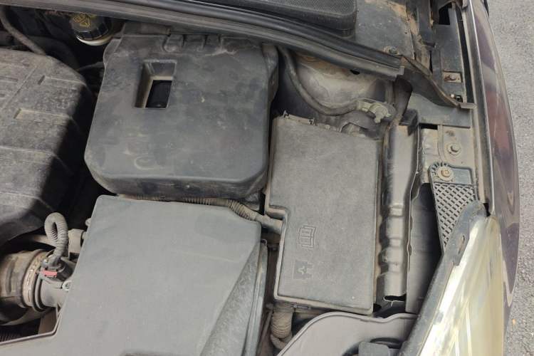 Used Ford Focus 2012 Sedan 1.6L Automatic Fashion Edition Engine Bay Left