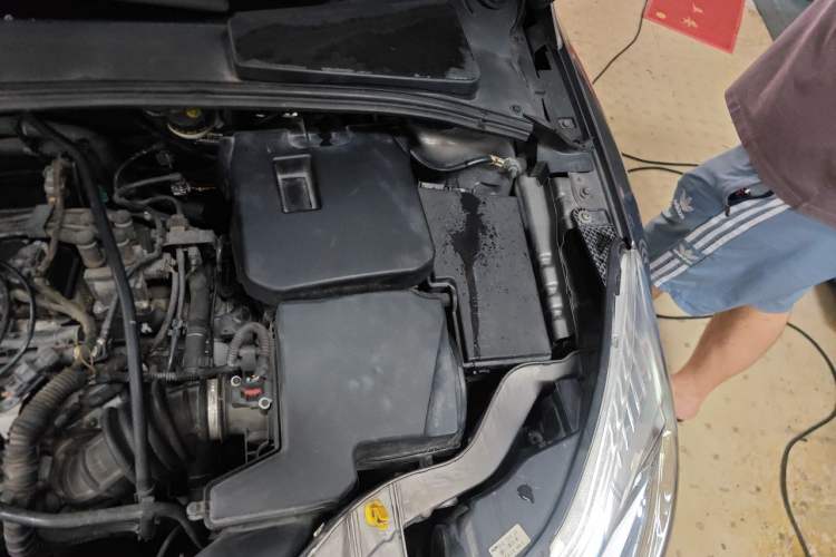 Used Ford Focus 2012 Sedan 1.6L Automatic Fashion Edition Engine Bay Left