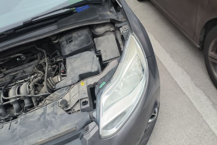 Used Ford Focus 2012 Sedan 1.6L Automatic Fashion Edition Engine Bay Left